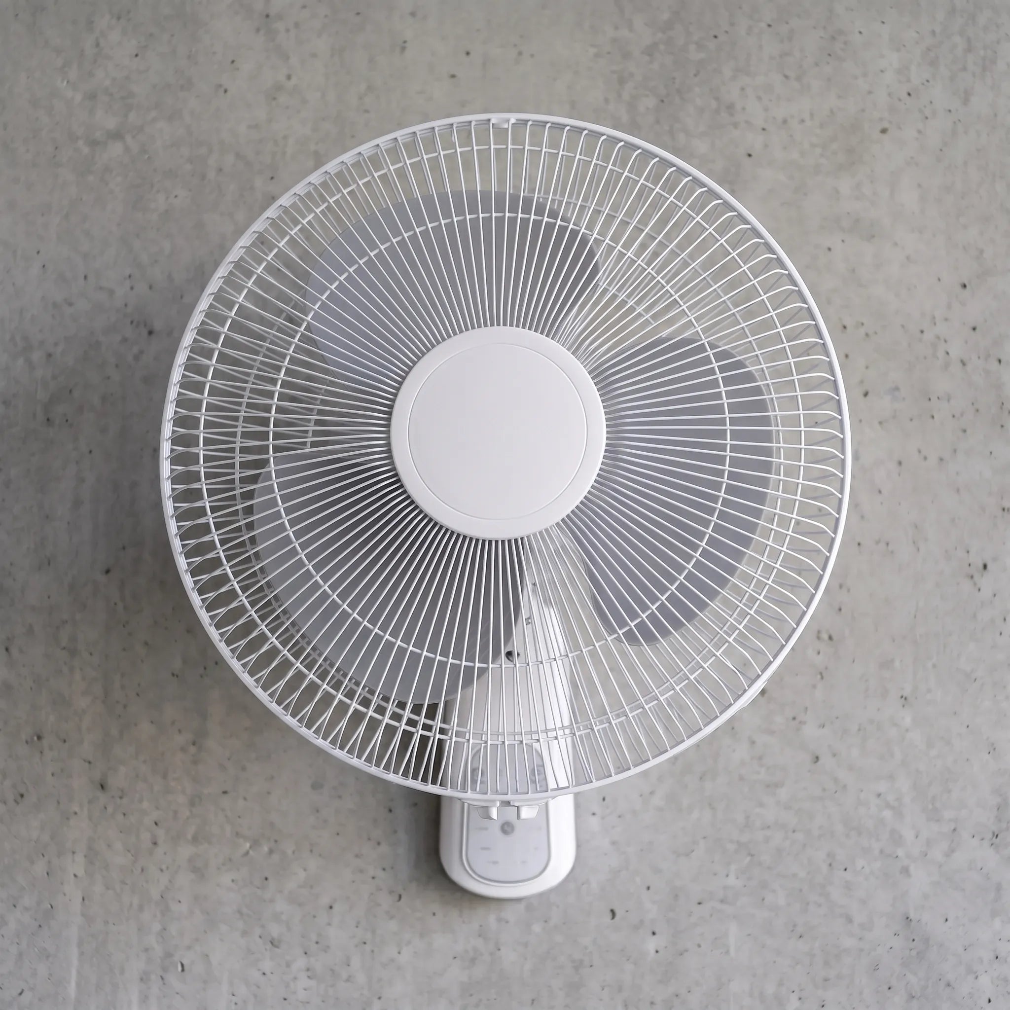 Wall-Mounted Oscillating Fan with Remote Control – Home Comfort, Energy Efficient